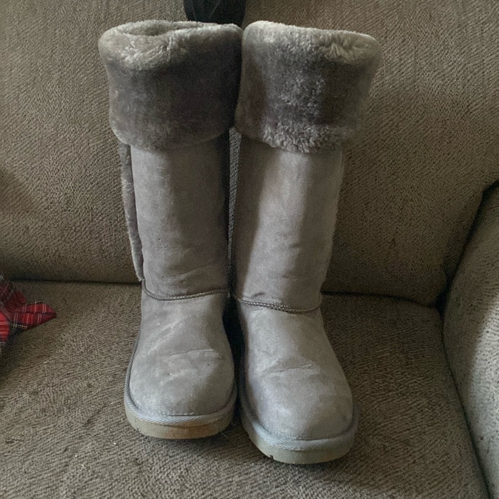 Women’s boots size 6